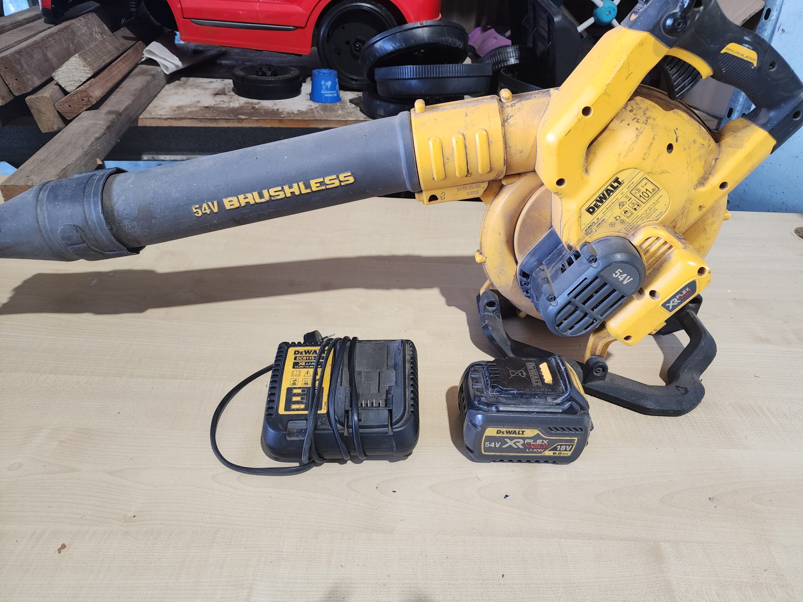 Dewalt leaf deals blower 54v